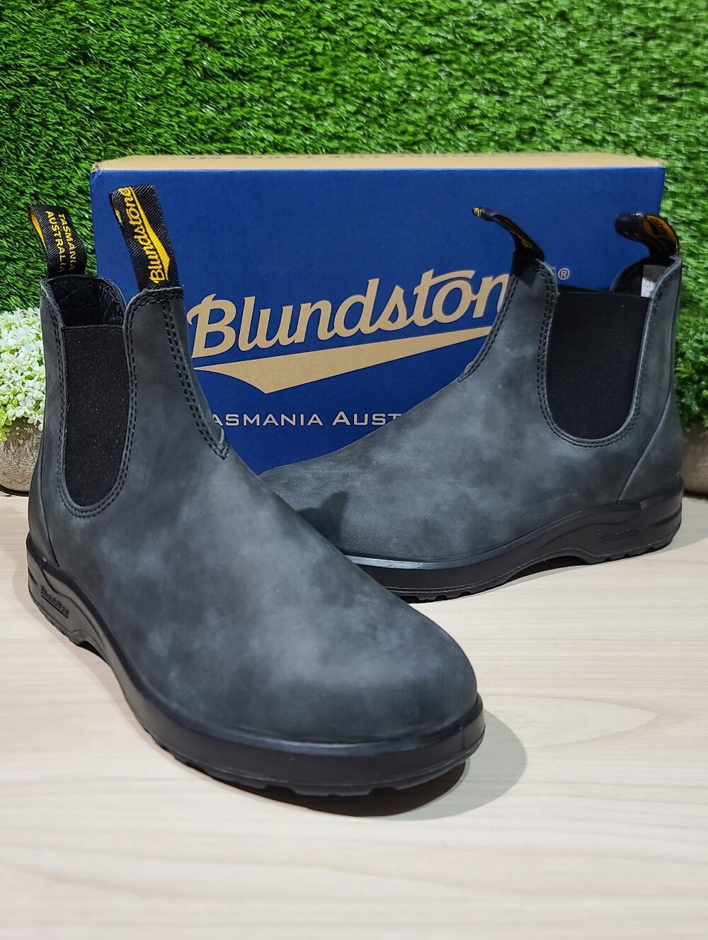 Blundstone 2055 All Terrain Chelsea Boots / Rustic Black US Men's 8.5 NEW